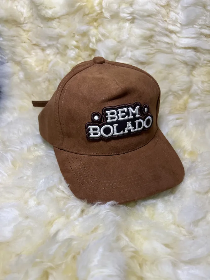 Bone Bem Bolado